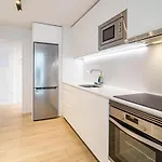 Jg5.1b - 3 Bedroom Flat With Gym Rooftop Pool Marbella