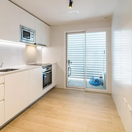 Jg5.1b - 3 Bedroom Flat With Gym Rooftop Pool