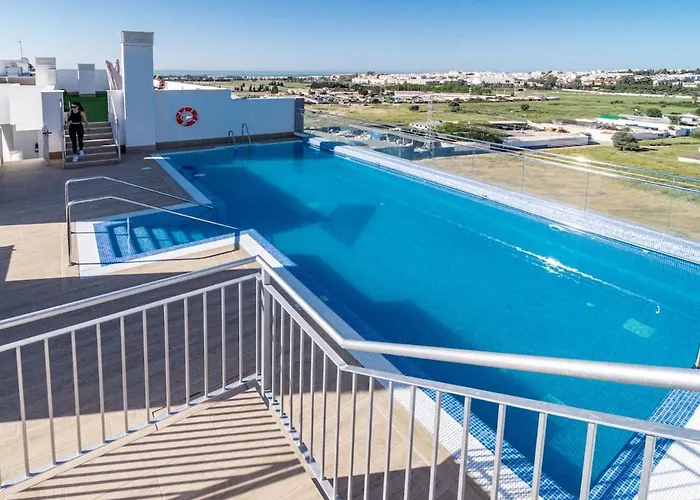 Jg5.1b - 3 Bedroom Flat With Gym Rooftop Pool דירה מארבלה
