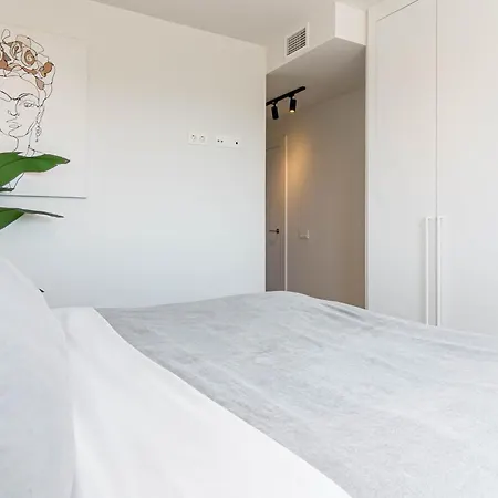 Jg5.1b - 3 Bedroom Flat With Gym Rooftop Pool Apartment