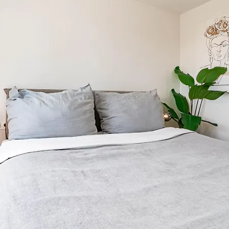 Apartment Jg5.1b - 3 Bedroom Flat With Gym Rooftop Pool