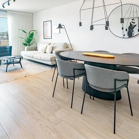 Jg5.1b - 3 Bedroom Flat With Gym Rooftop Pool