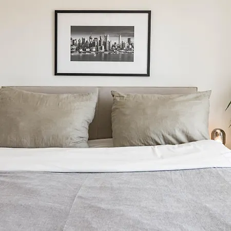 Jg5.1b - 3 Bedroom Flat With Gym Rooftop Pool *