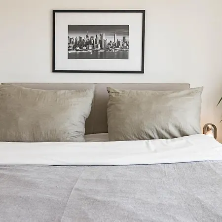 Jg5.1b - 3 Bedroom Flat With Gym Rooftop Pool Apartment