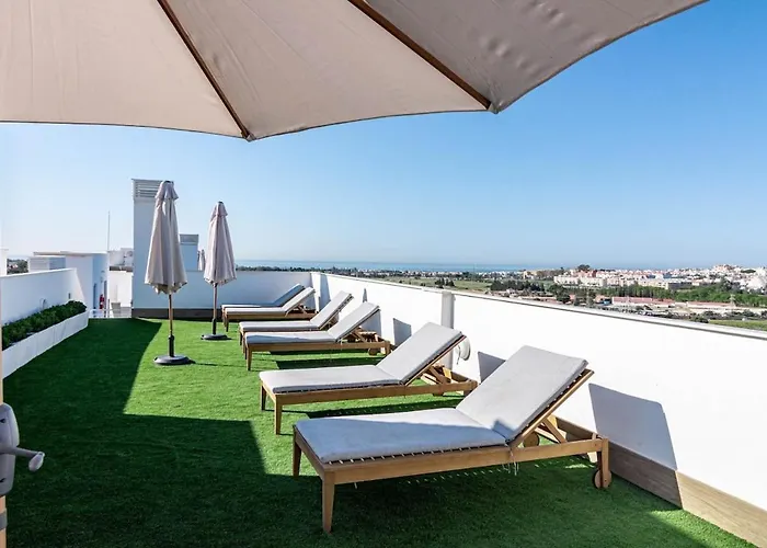 Jg5.1b - 3 Bedroom Flat With Gym Rooftop Pool *