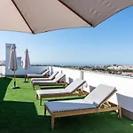Jg5.1b - 3 Bedroom Flat With Gym Rooftop Pool *