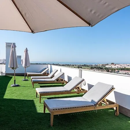 Jg5.1b - 3 Bedroom Flat With Gym Rooftop Pool *
